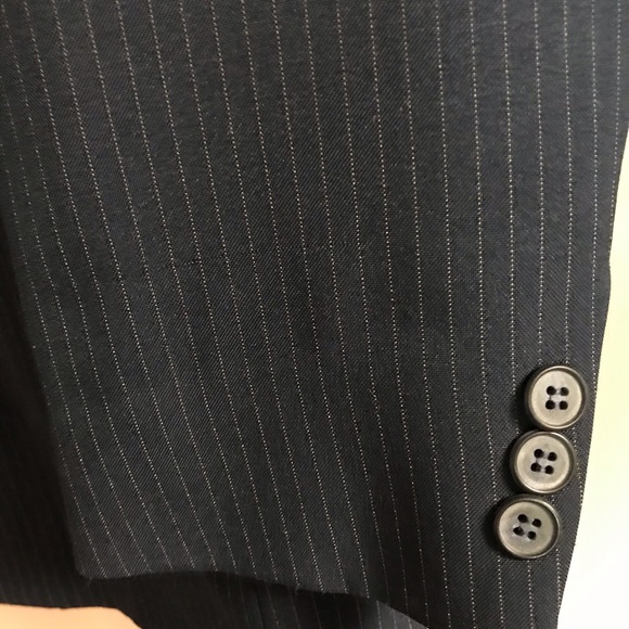 Haggar 3 piece pin stripe Men’s suit-jacket-40 pants 34x30 Dark navy-gray stripe - Picture 10 of 10
